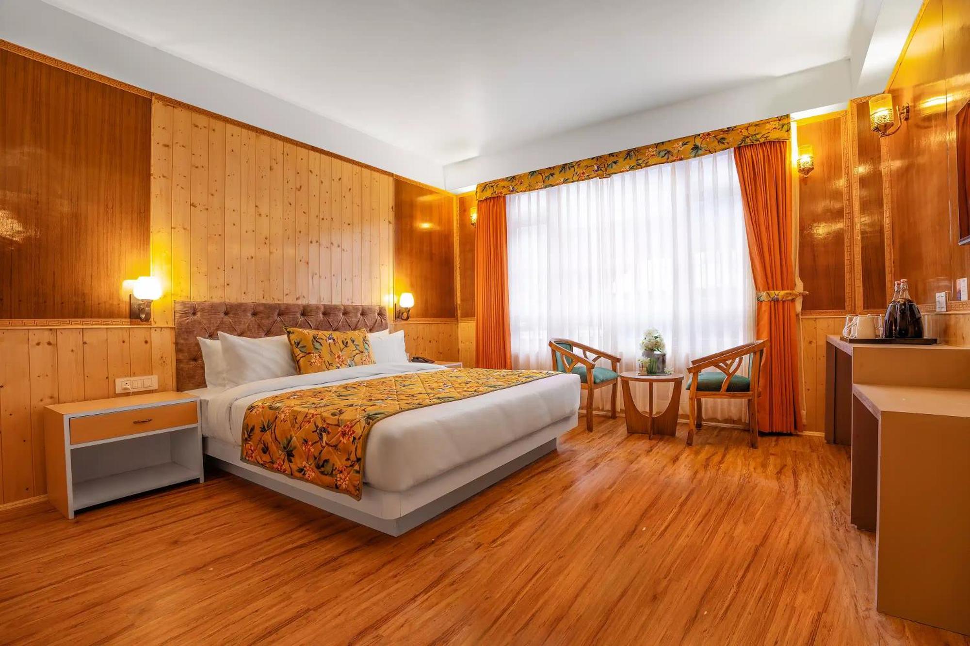 Summit Gangchen Hotel لاتشين الغرفة الصورة